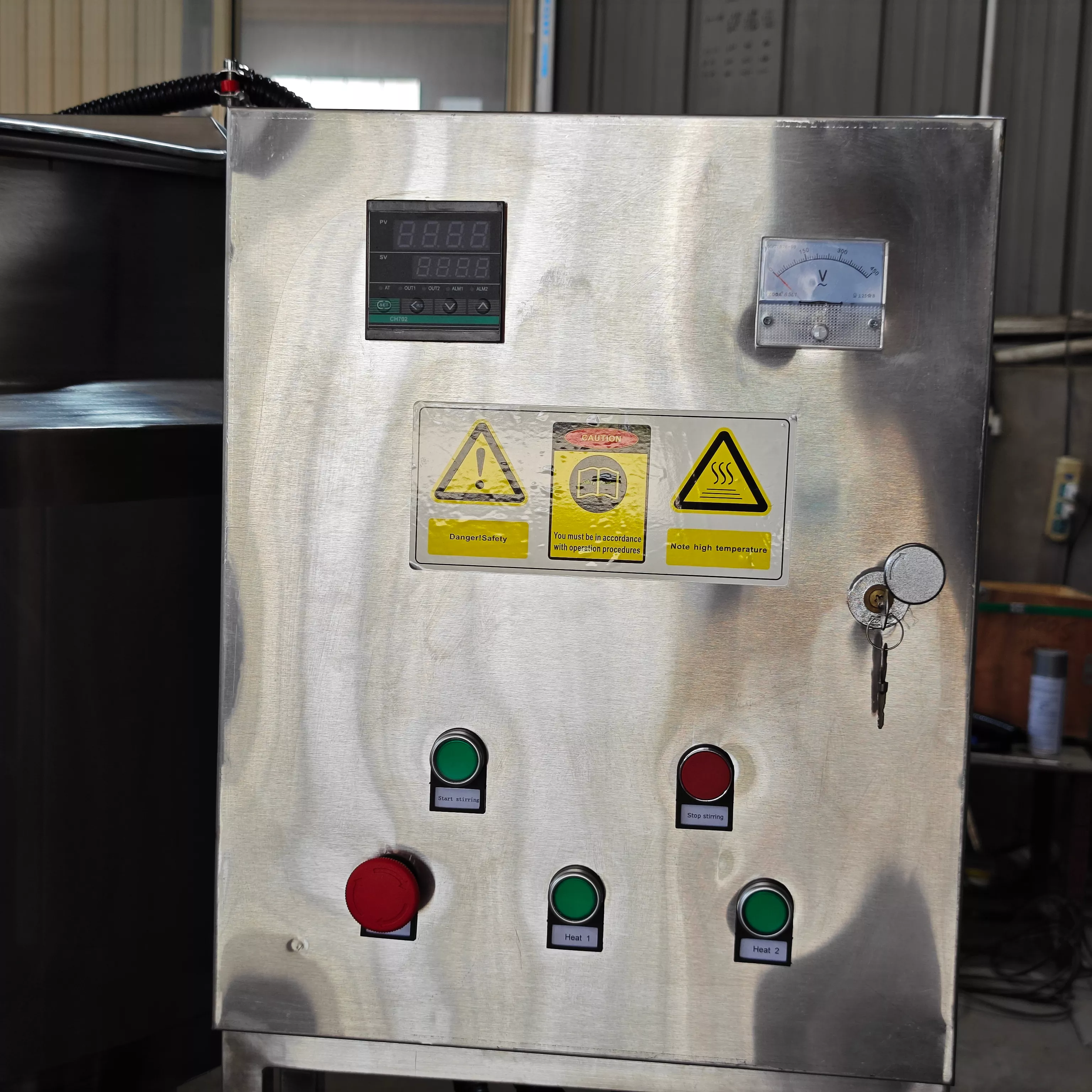 Vertical mixing jacketed kettle